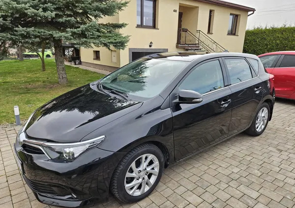 małopolskie Toyota Auris cena 42500 przebieg: 129000, rok produkcji 2016 z Mszczonów